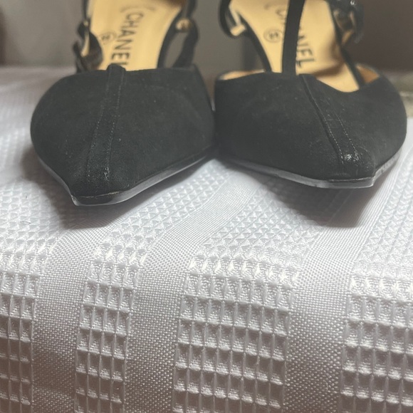Chanel Black Suede Kitten Heel T-Strap Shoes - Picture 12 of 16